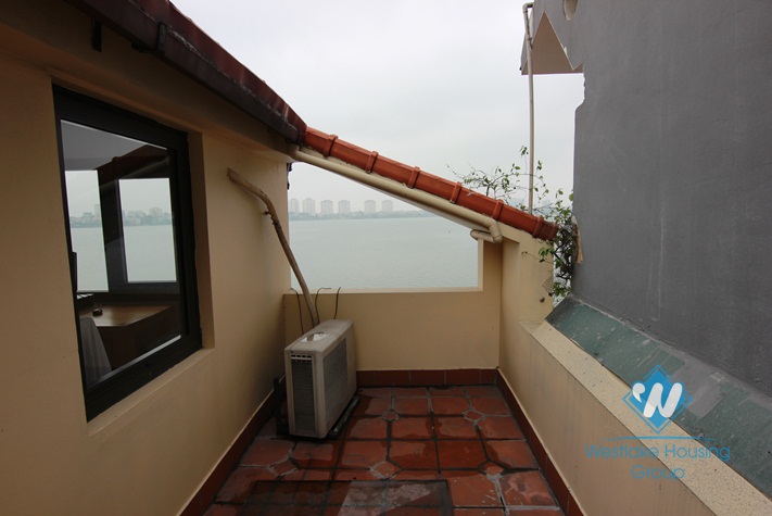 Gorgeous water-viewed house for rent in Tay Ho, Hanoi